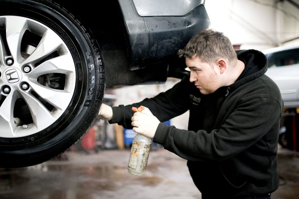 vehicle tire repair auto mechanic2